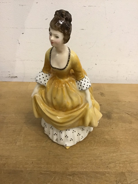 7.5" Yellow Royal Dalton Coralie