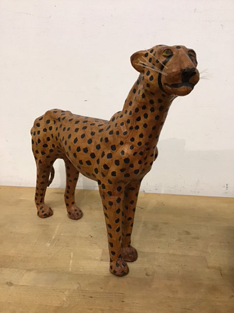 17"x15" Cheetah Statue