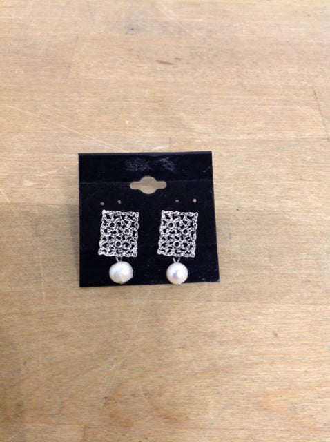 Metal Earrings w/Dangling Pearl