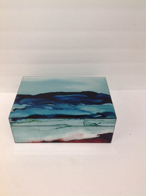7x10 Blue Box w/Abstract Design