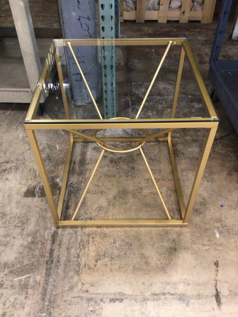 23.75" X 24.78" Furniture of America Cevelle Contemporary Gold End Table