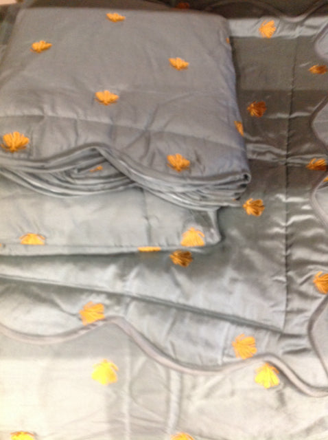 King - 4 Pc Aqua Bee Comforter Set