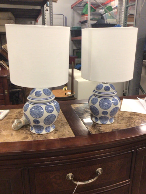Pair Of Blue & White Table Lamps W/Shades