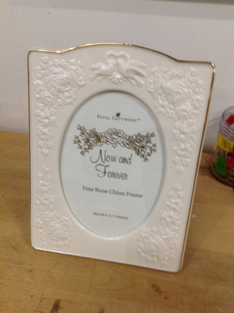 Photo Frame- 5" X 7" Floral Bone China