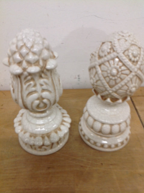 9" Pair Of Italy White Ceramic Finials