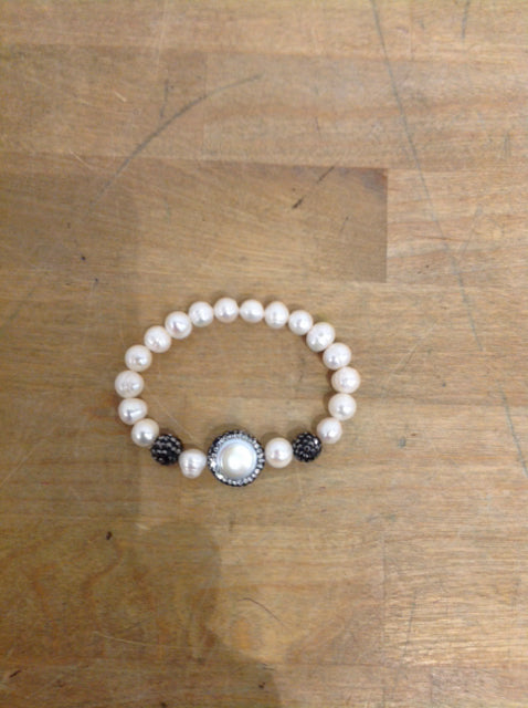Pearl Like/Rhinestone Bracelet