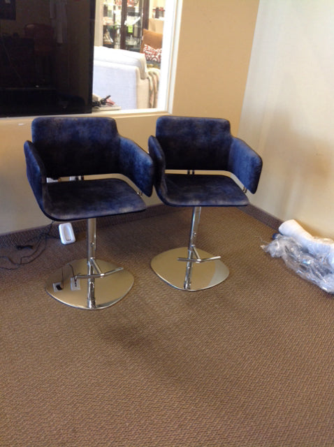 Pair-Airnova Arka Bar Stools