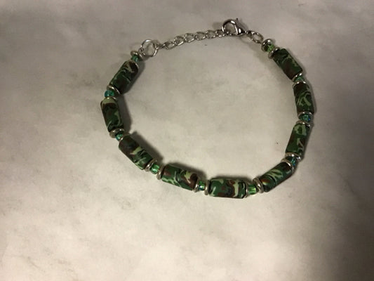 Green Camo & Bead Bracelet