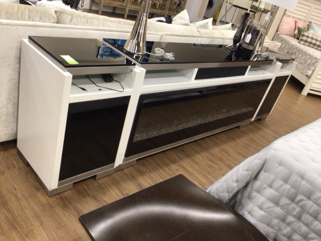 115" W X 19" D X 32" H El Dorado Teire White Electric Fireplace W/Cabinets