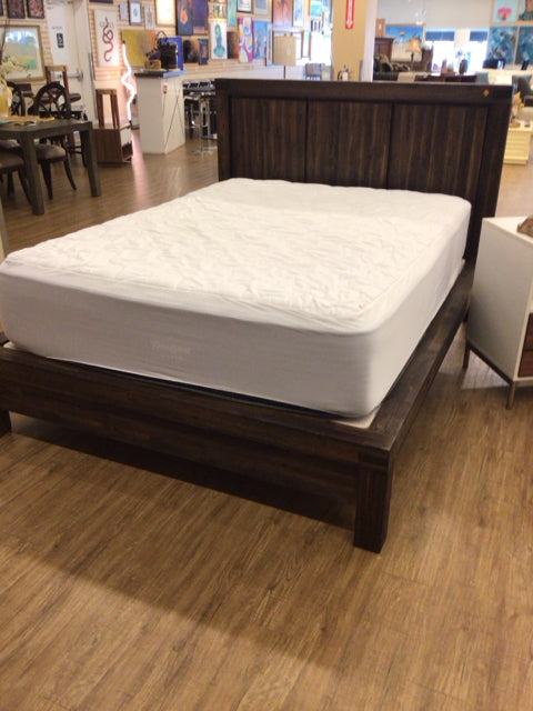 Macys Avondale Queen Platform Bed