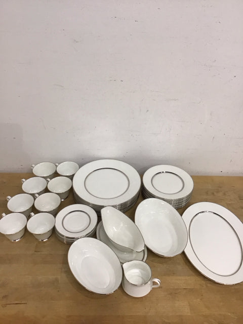 4 PPS for 8 White Echo by Oxford ++ Serving