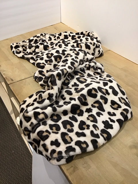 Plush Leopard Print Throw
