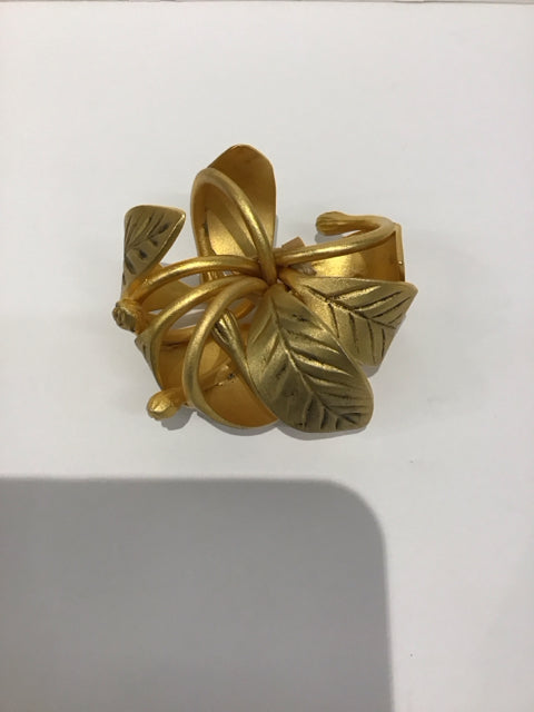 Set/7 Gold Metal "Leaves" Napkin Rings