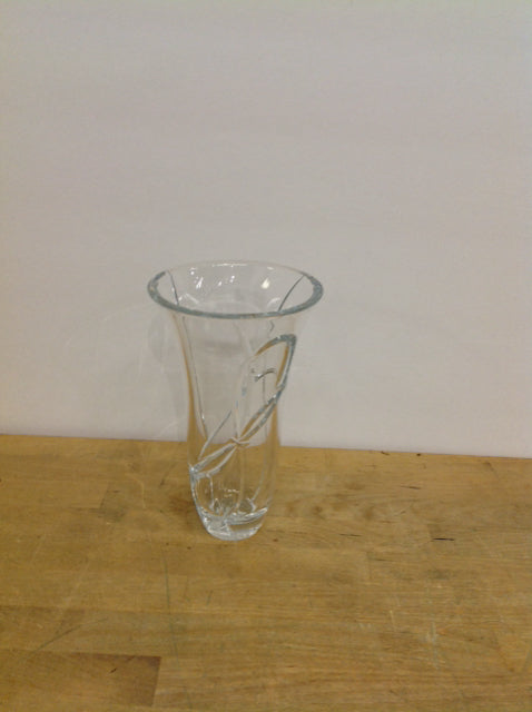 9" Vera Wang Waterford Glass Vase