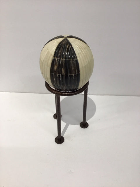 Bone Ball w/Metal Stand