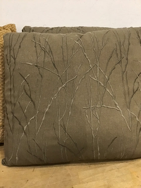 18" Gray Textured Pussy Willow Pattern