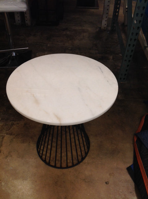 Rd Marble Top/Black Metal Accent Table