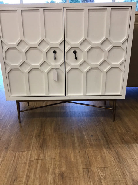 2 Door White Lattice Front Cabinet