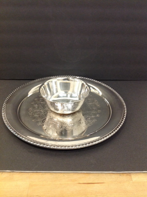 Rd William A Rogers Silverplate Tray w/Bowl