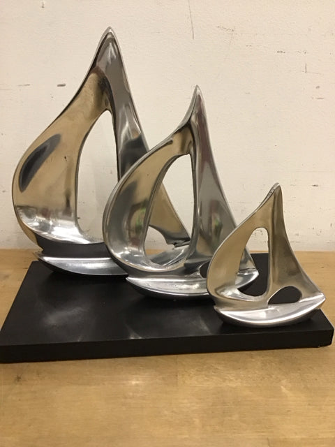 10"x9" 3 Silver Metal Sailboats Figures In Black Base