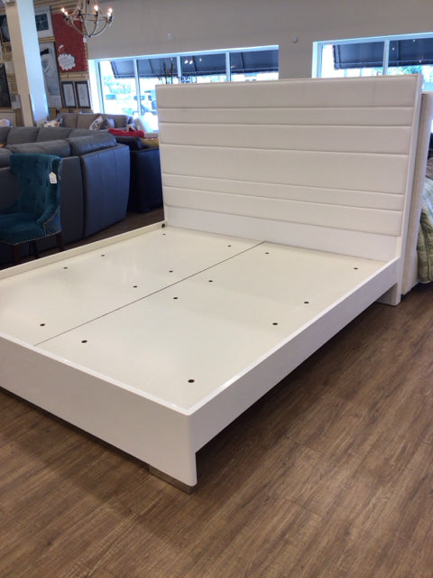 Malibu White Lacqured Panel King Bed