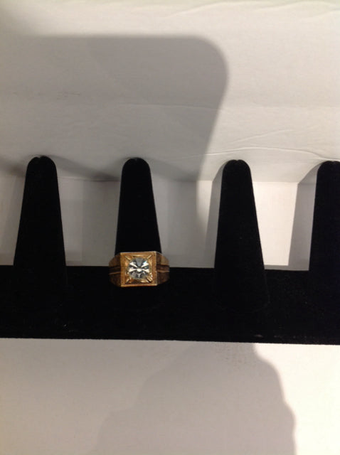 Men's Gold Ring w/Rhinestone