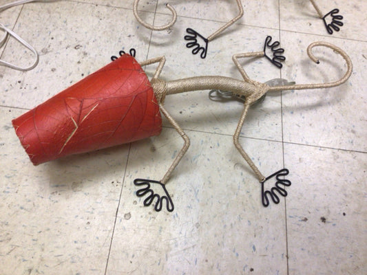 16" X 7" X 24" Fair Trade Winds Gecko Leaf Lamp - Red