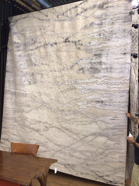 9'11" X 14'2" Cream & Grey Rug