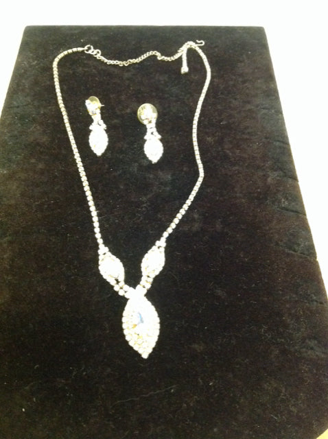 Rhinestone Necklace w/Earrings