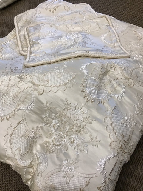 KING Austin Horn Comforter w/Shams