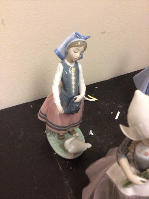 Lladro Amish Girl With Duck