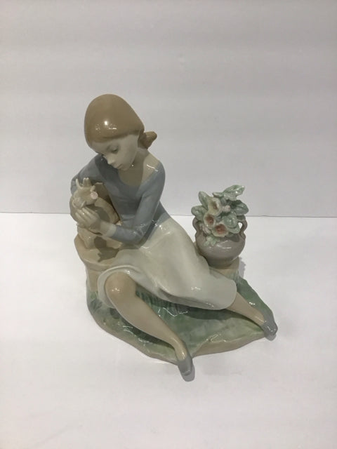 8" Lladro Girl Picking Flowers