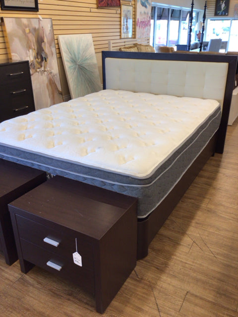 Brown Cream Panel Center Queen Bed