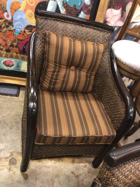 Woven Slope Wood Arm Chair W/Pillow