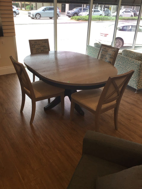 48" Round Grey Wood Extension Dining Table W/4 Chairs/1 Leaf