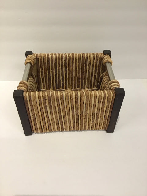 9x7 Woven Basket w/Metal Handles