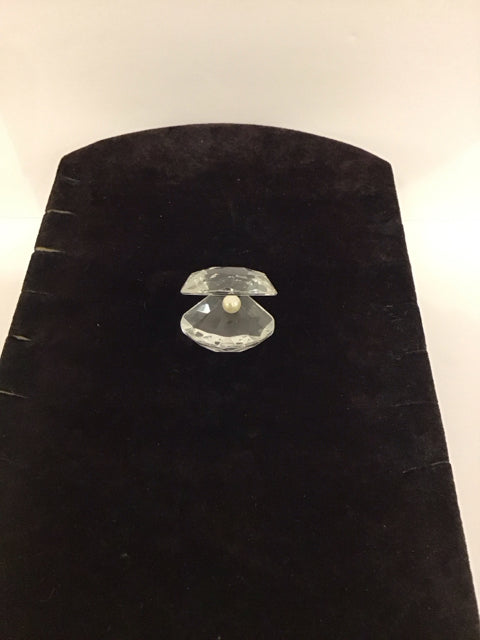 Swarovski Crystal Clam Shell w/Diamond Pearl