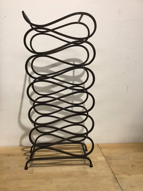 27" Metal Ribbon Design Wine Rack