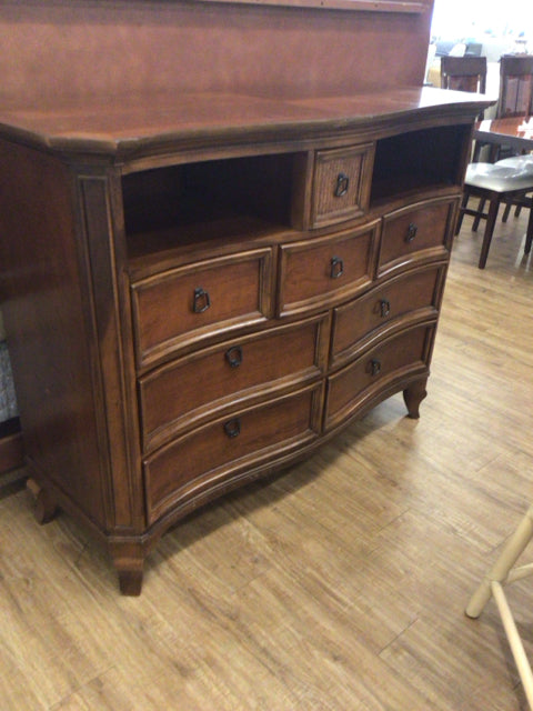 Med Wood Tone Media Dresser