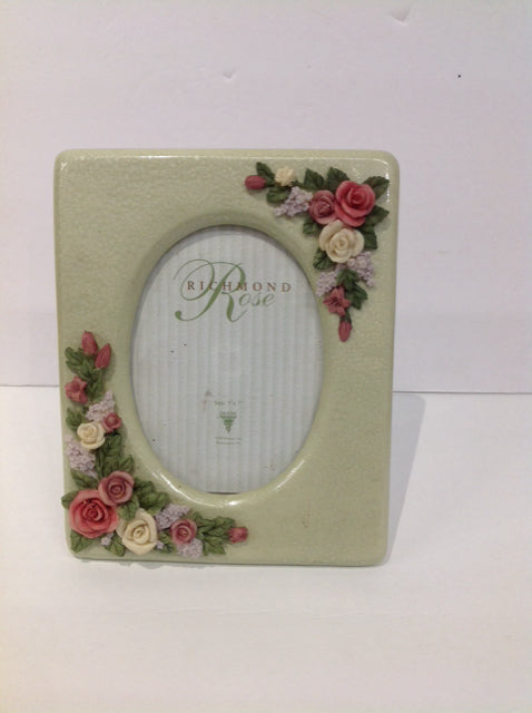 5x7 Green Picture Frame w/Resin Flowers