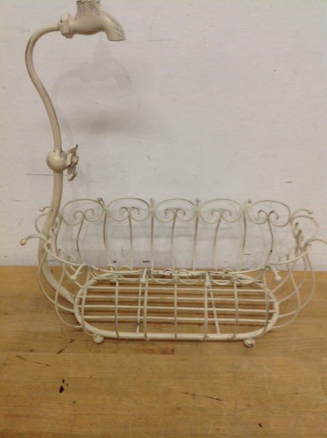 15" White Metal Towel Holder