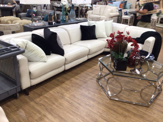 AS-IS Cream Leather Power Recling Sectional(No Power To 1 Recliner)