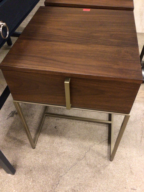 18.5" X 19.25" X 24" Montclaire Small Night Table