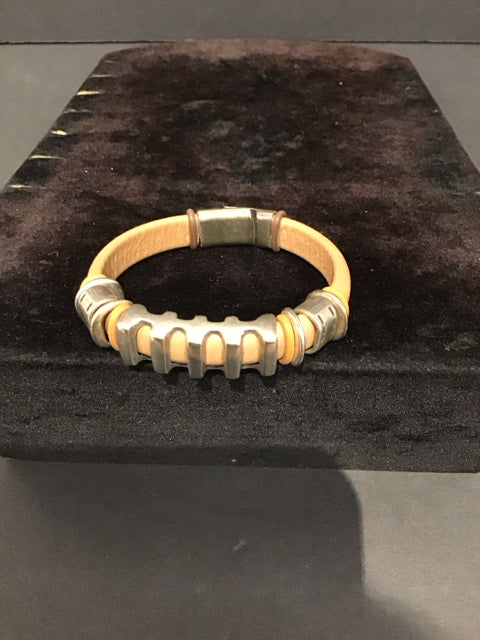 Men's Leather Bracelet w/Metal Highlights