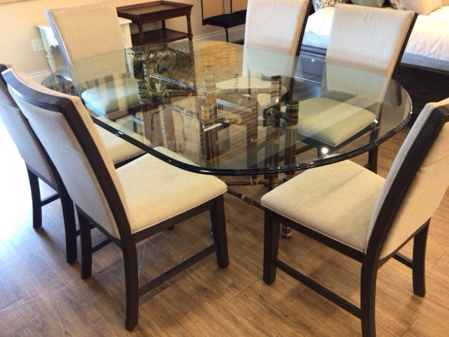 McQuire Base Dining Table/Oval Glass