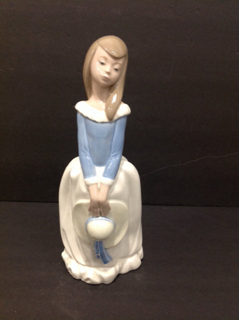 11" NAO Girl w/Hat