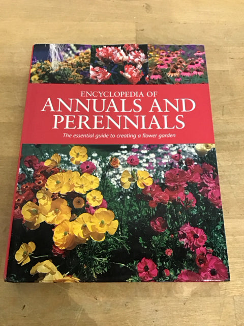 Encyclopedia Of Annuals & Perenials