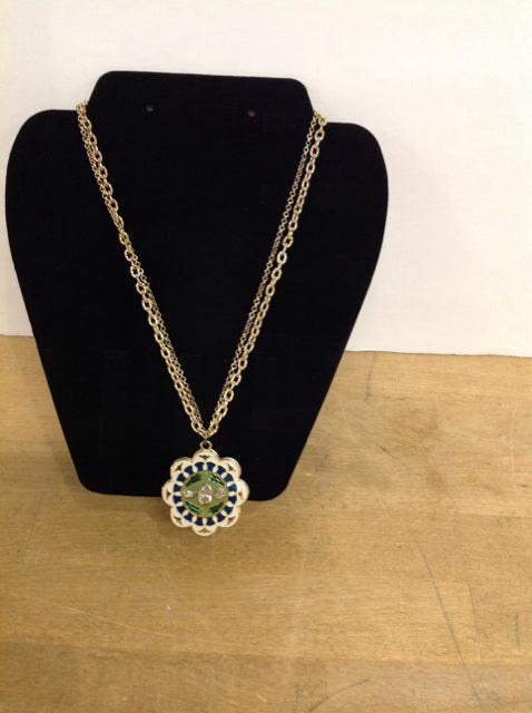 Gold Tone 2 Strand Necklace w/Decorative Pendant