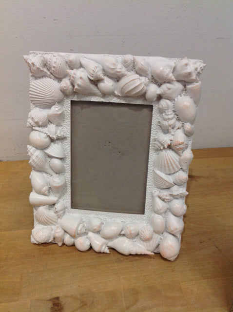 Photo Frame- 4" X 6" White Shell