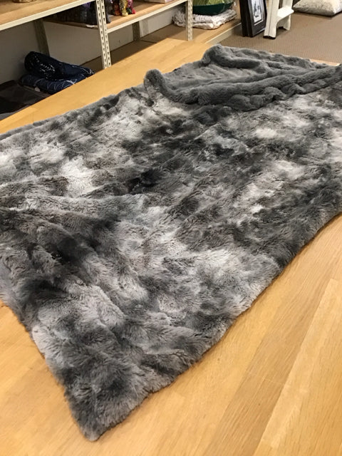 2-Tone Grey Faux Fur Throw